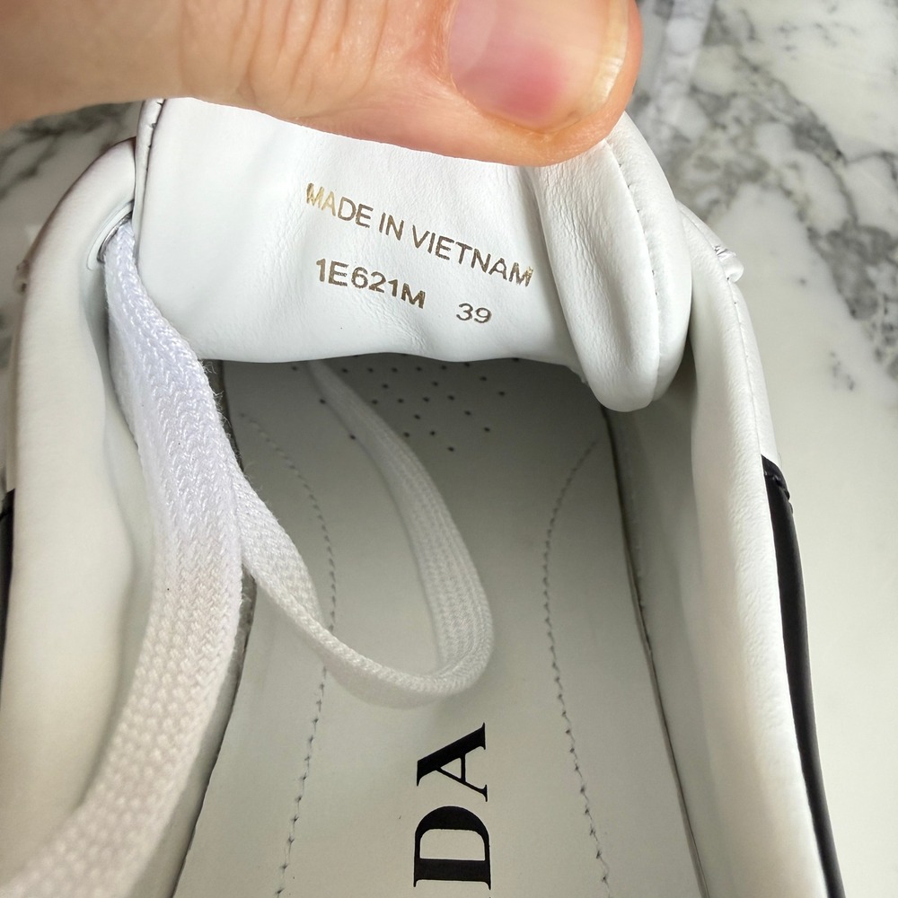 Prada 1E621M Womens Macro Logo White/Black Leather Low Top Sneakers shoes Eur 39 - Picture 4 of 11